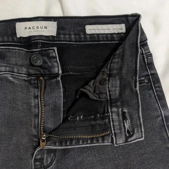 PacSun High Waisted Jeggings, Color Black Size 26 - Picture 14 of 16